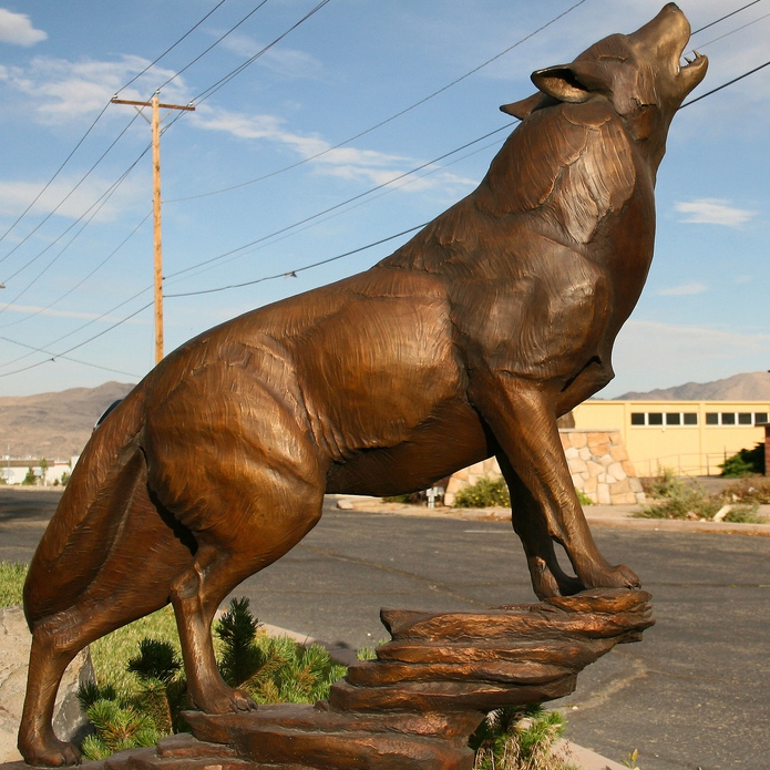 the fierce wolf sculpture