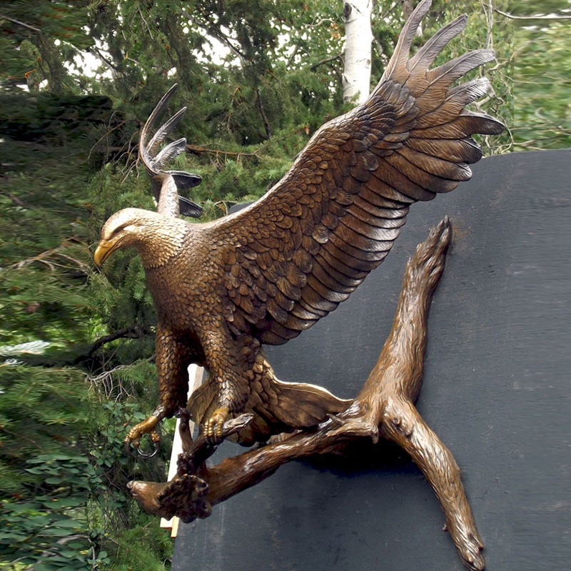 Two fighting eagles sculpture